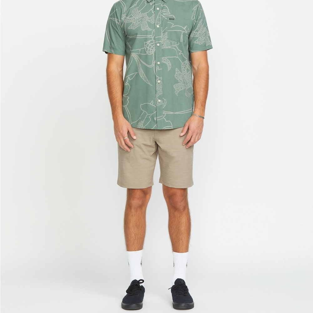 Volcom 4 way stretch shorts